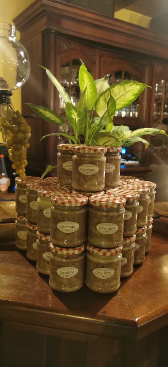 Gänserillettes der französische Brotaufstrich